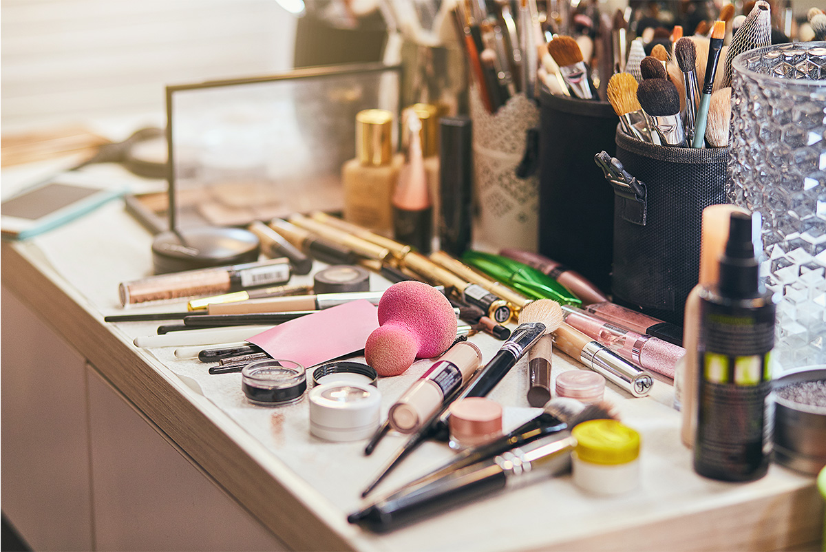 Importar herramientas de belleza desde China: ¿Por qué elegir Chilatshop como tu plataforma de compras?