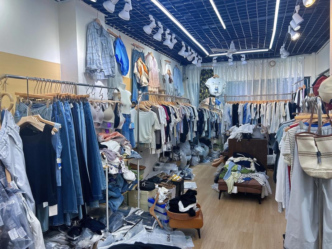 Cómo importar ropa desde China a Colombia a través de Alibaba 2025