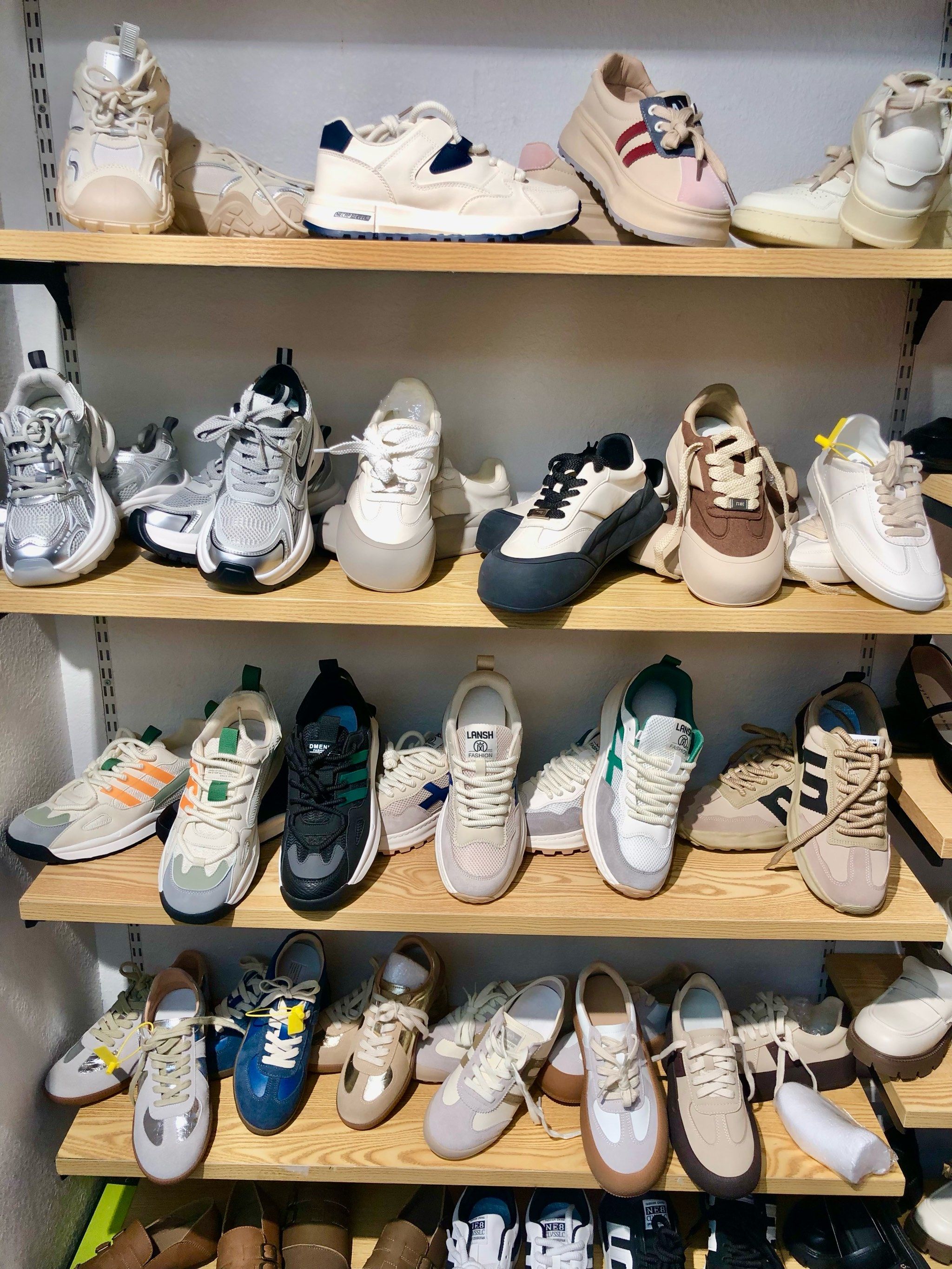 ¿Puedo importar zapatos de China?