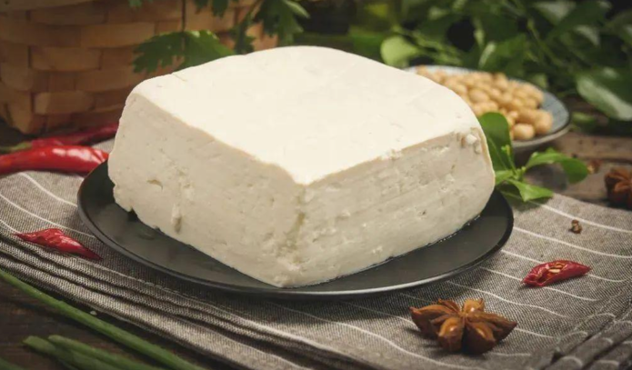 ¿Qué es el tofu y cómo se come? sabe y para que sirve, tipos y formas de preparación explicadas paso a paso