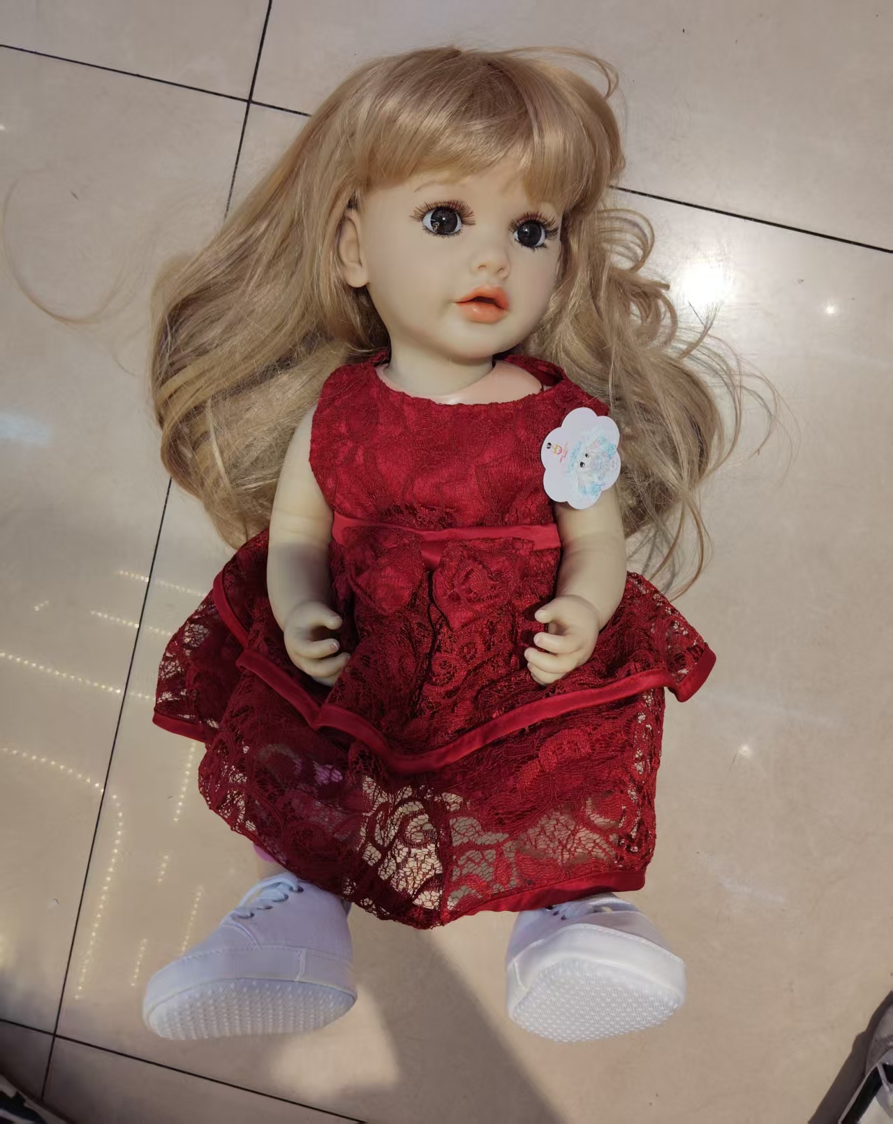 Muñeca reborn de 55 cm con diálogo electrónico