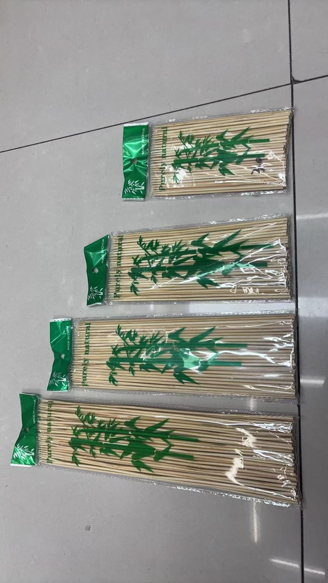 palito de bambú, como se muestra en la imagen. El precio es por paquete que contiene aproximadamente 85-90 brochetas.
costo de envio desde la fabrica hasta nuestra bodega necesita 20USD mas
20 cm (8 pulgadas)