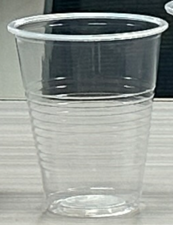 Vasos de agua desechables; el precio indicado es por caja.
Capacidad: 200 ml（7oz）; 
Peso: 2,5 g;
 Dimensiones: Diámetro superior 70 mm, Diámetro inferior 44 mm, Altura 87 mm
material：PP
50 unidades por paquete, 40 paquetes por caja