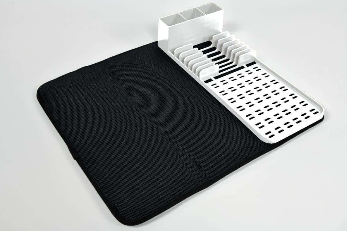 Escurridor de cocina
Rejilla de drenaje: 41,5x16,5x8cm
Esterilla absorbente: 51x45cm