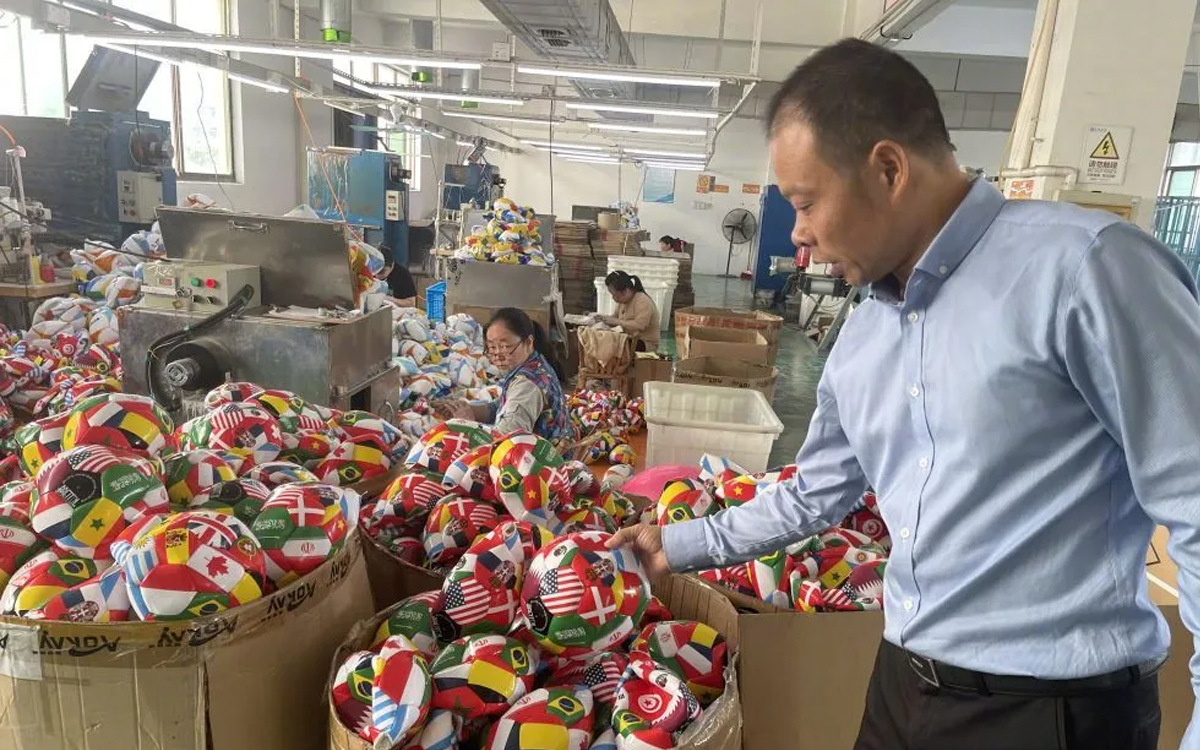 ¿Por qué el 70% de los productos del Mundial provienen de Yiwu, China?