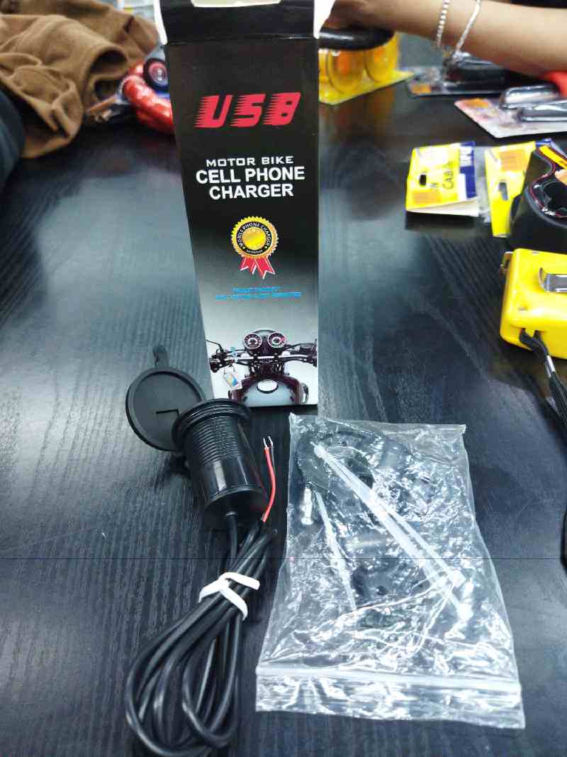 Cargador para motocicleta, caja de plástico, rojo, azul, negro, blanco y naranja