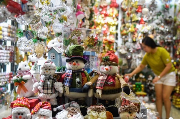 ¿Por qué la mayoría de los productos navideños del mundo se fabrican en Yiwu, China? (Guía imprescindible para compradores de Navidad 2026)