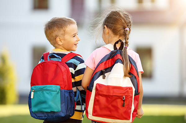 Proveedores de mochilas escolares y ejecutivas en China: Guía para distribuidores mayoristas en Latinoamérica