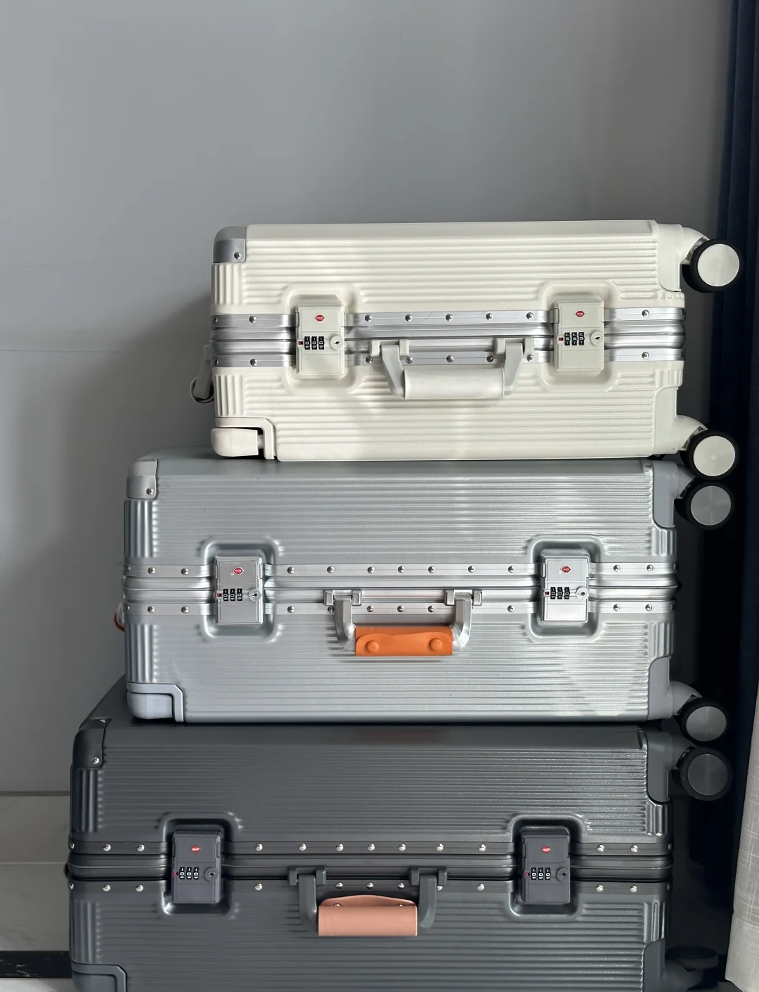 Costos reales de importar maletas desde China