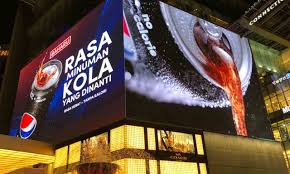 Pantallas LED para publicidad: usos comerciales, tamaños y factores clave al elegir