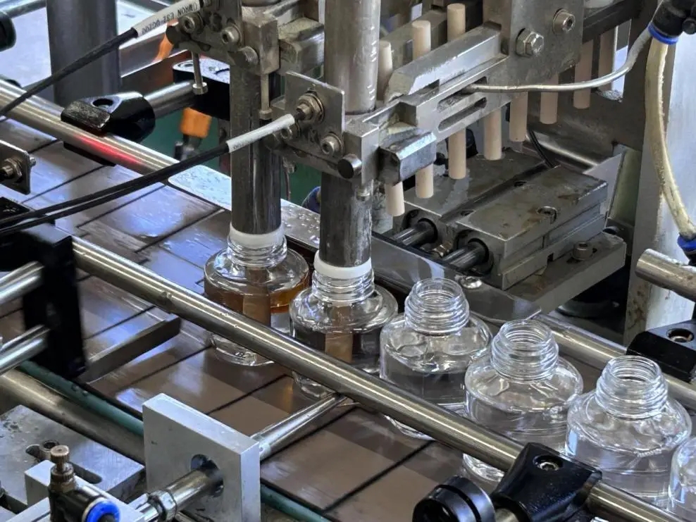 Los 8 Mejores Fabricantes de Botellas de Perfume de Vidrio en Guangzhou, China – Guía Mayorista