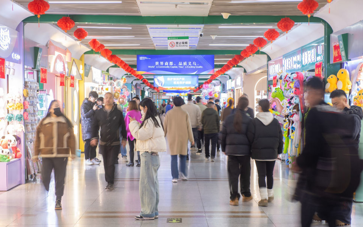 ¿Merece la pena visitar el mercado de Yiwu? Guía real para importadores en 2026