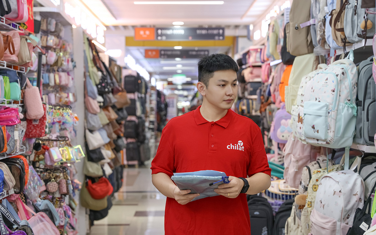 ¿Cómo pueden los clientes latinoamericanos comprar en el mercado de Yiwu?