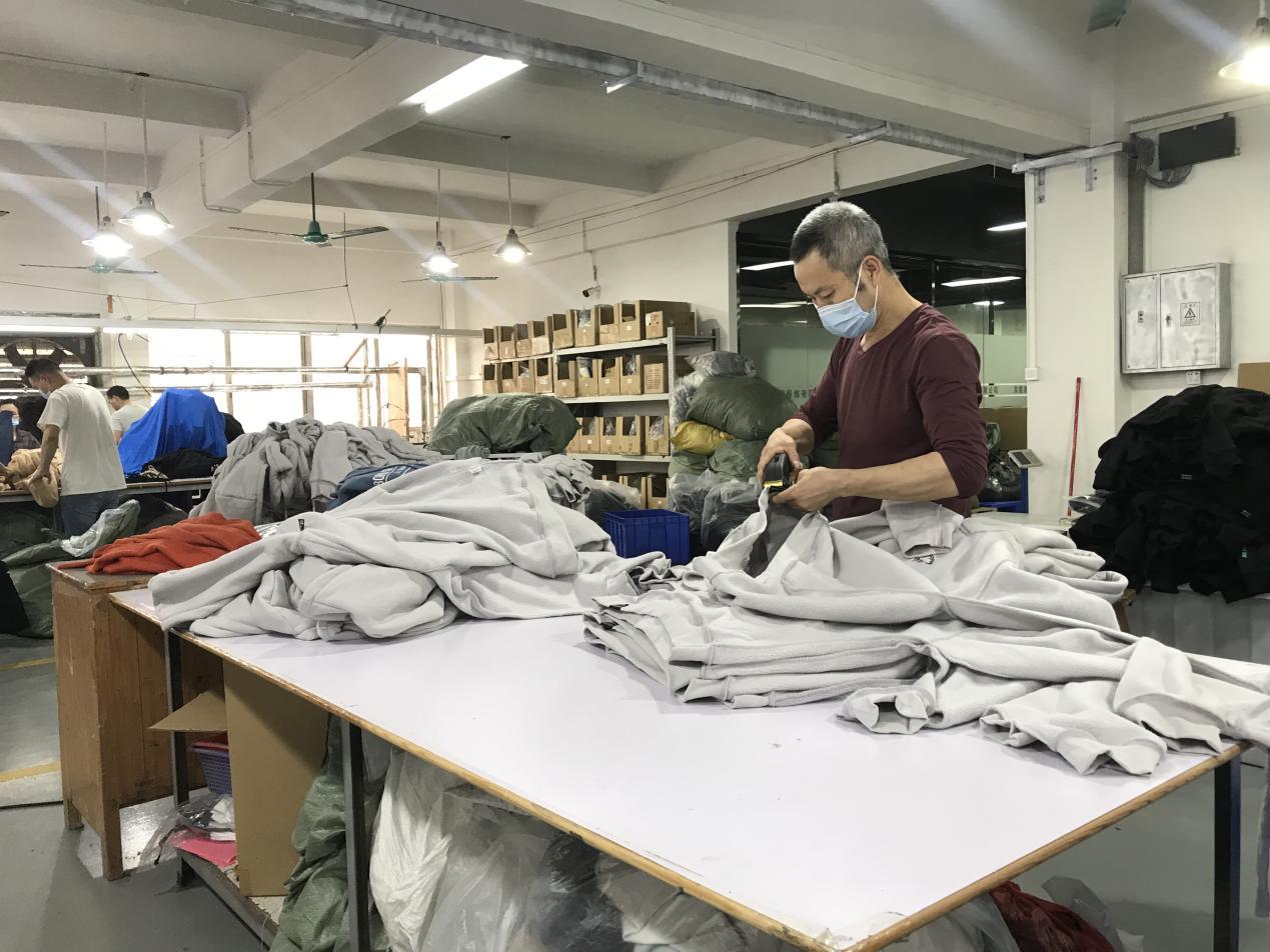 Proveedores de ropa al por mayor: cómo elegir el mejor para tu negocio