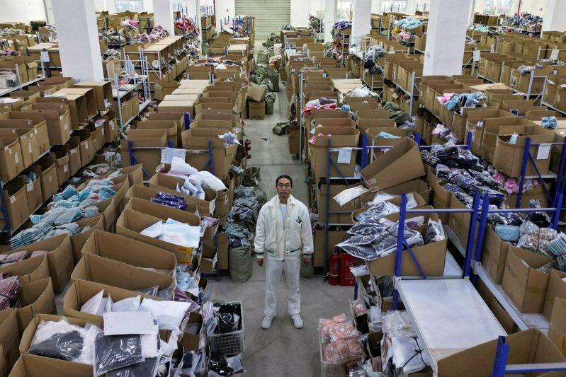 Guía completa para importar poleras por mayor a México, Chile y Colombia