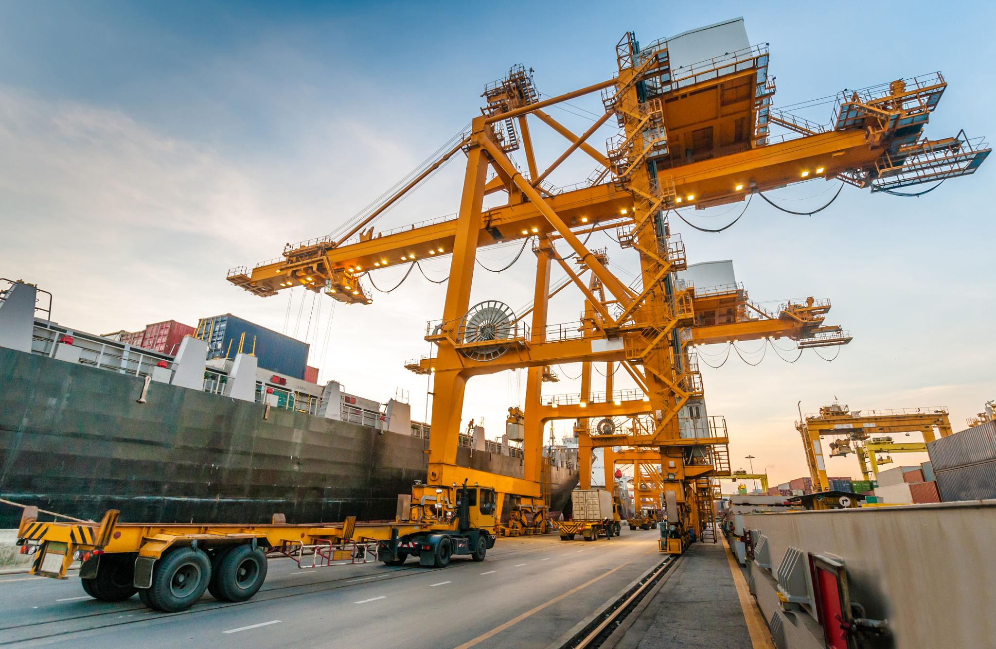 Guía logística para importar llaveros por mayor desde Asia a Latinoamérica