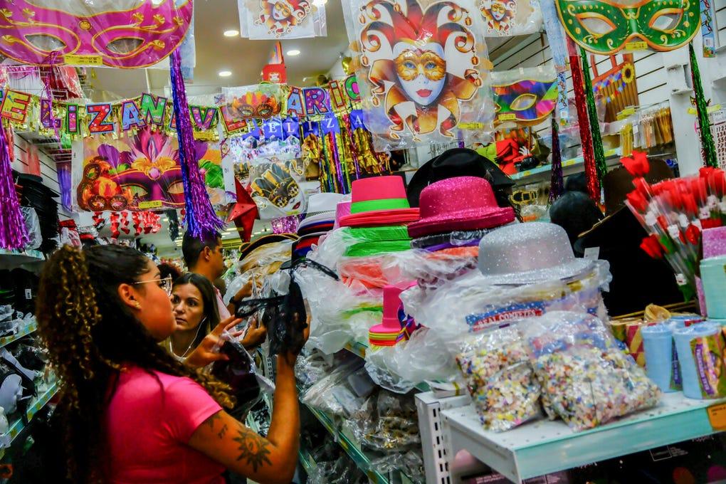 Cómo importar cotillón mayorista desde China paso a paso