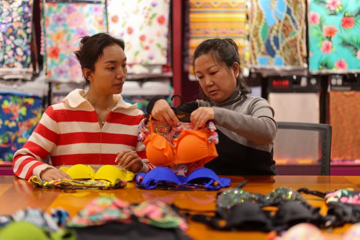 Cómo comprar traje de baño deportivo de China: guía de importación 2026