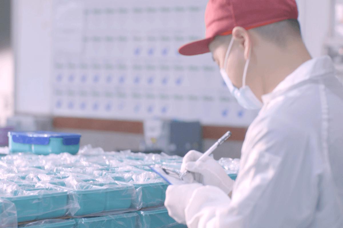Cómo encontrar una fábrica de caja de conservación fresca en China: Guía de importación 2026