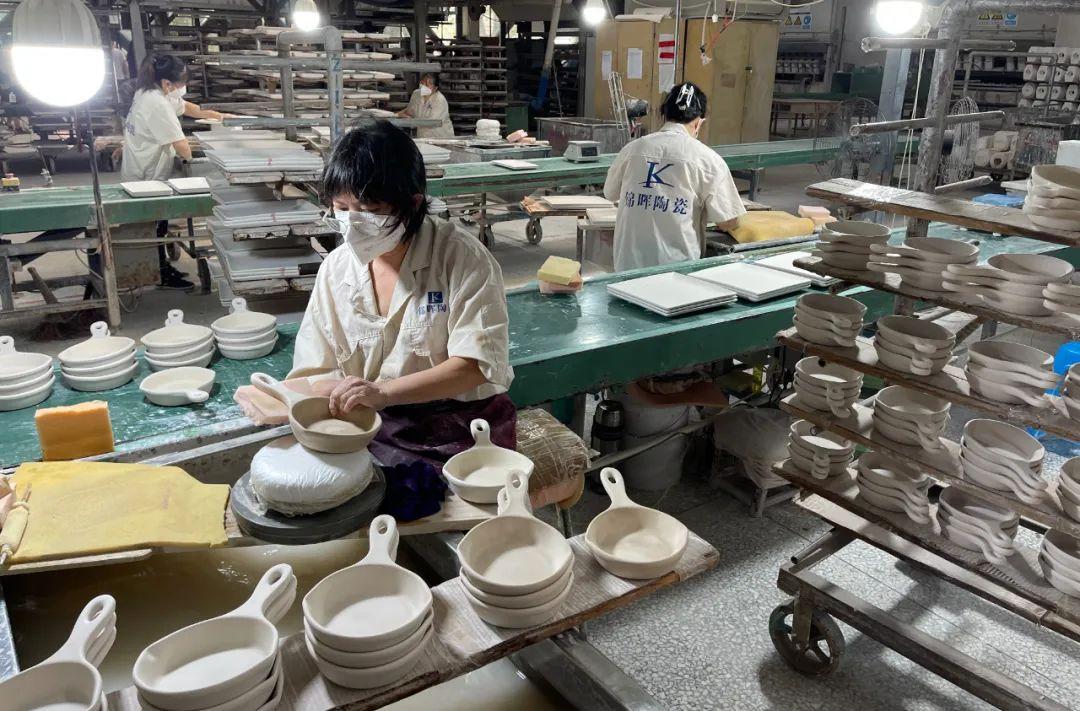 Cómo comprar vajilla de China: Guía de importación 2026