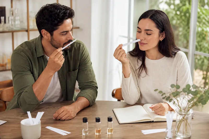 Top 10 perfumes masculinos que enloquecen a las mujeres: Marca, modelo y precio